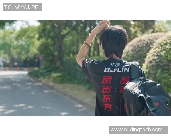 FPX战队崛起之路：探秘英雄联盟中的无畏力量与团队精神