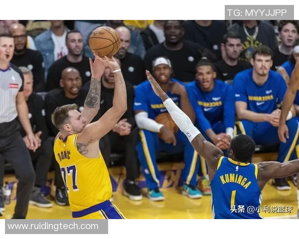 2015年湖人与勇士的激烈对决回顾及其对NBA历史的影响分析